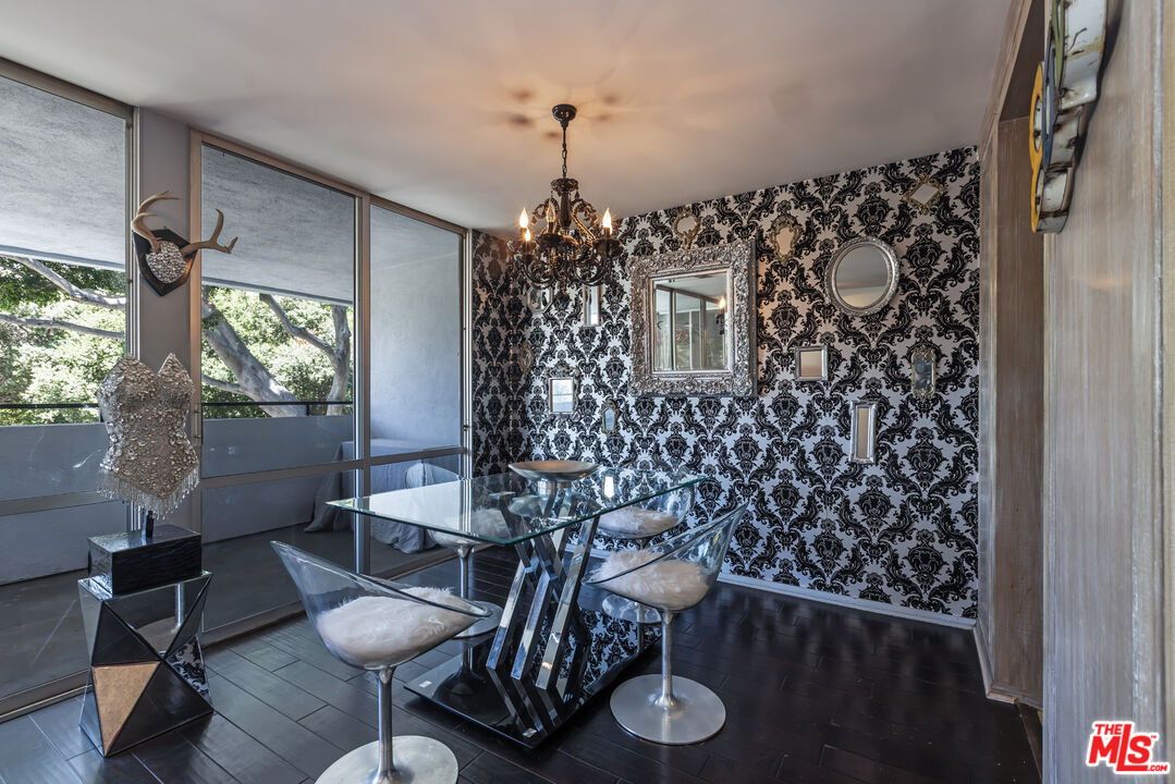 848 N Kings Rd Unit: 102