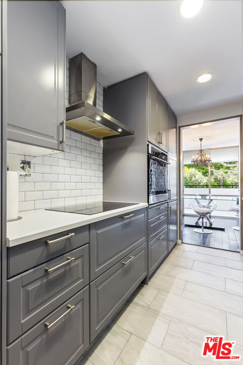 848 N Kings Rd Unit: 102