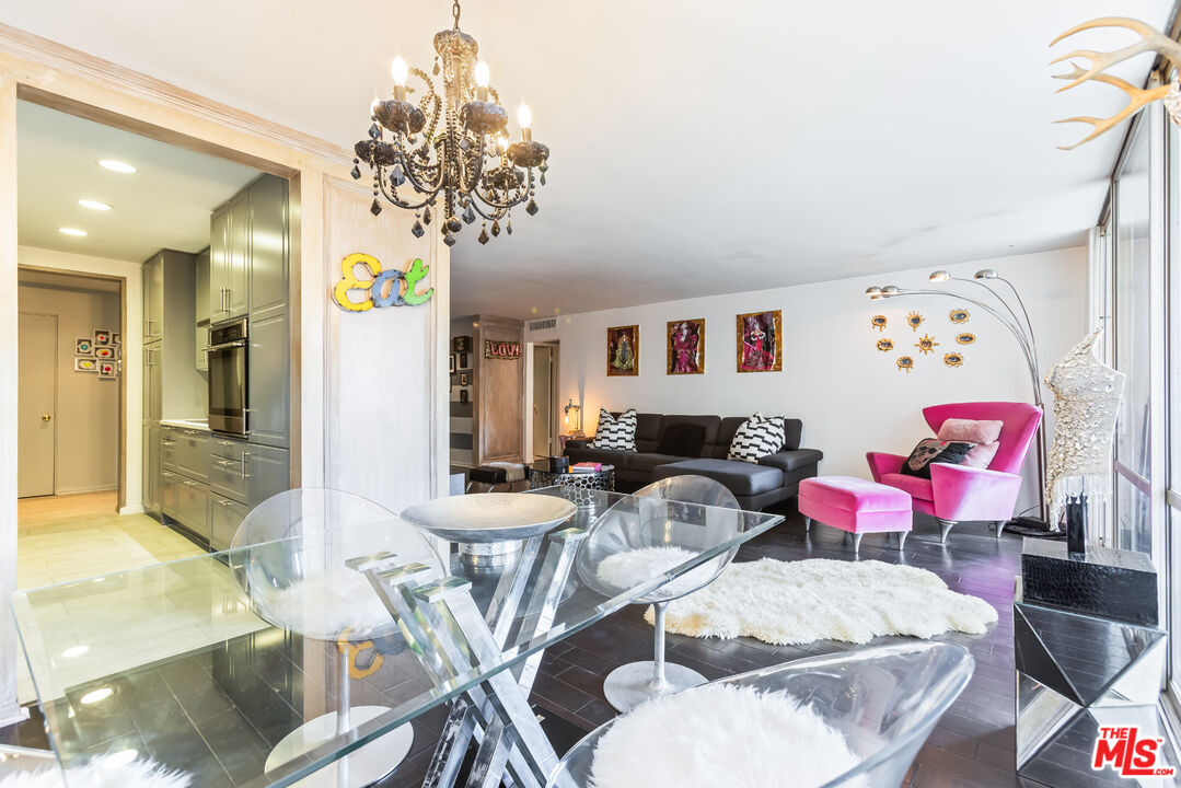 848 N Kings Rd Unit: 102