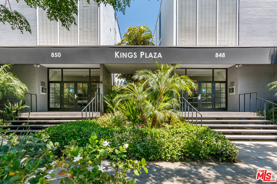 848 N Kings Rd Unit: 102