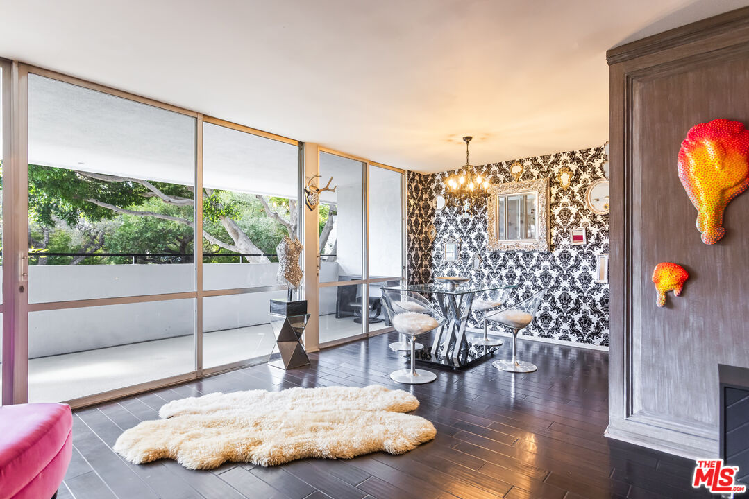 848 N Kings Rd Unit: 102