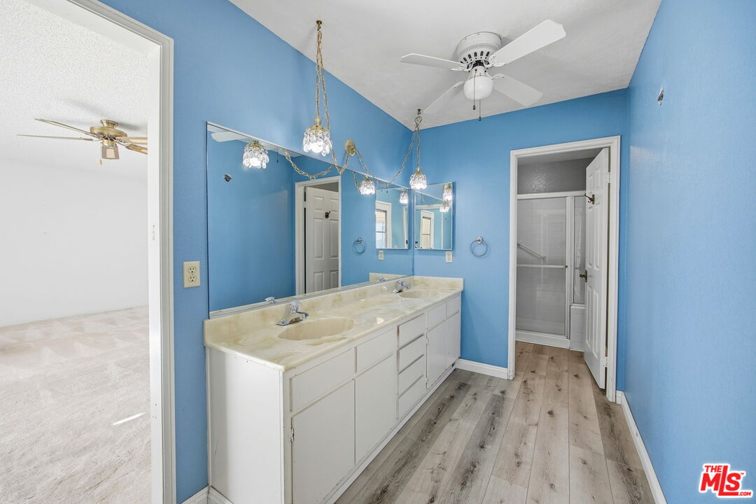 25945 Fran Lou Dr
