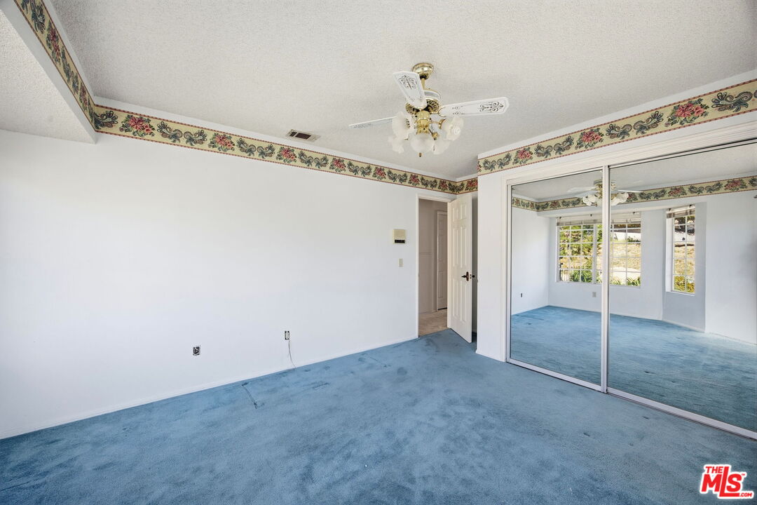 25945 Fran Lou Dr