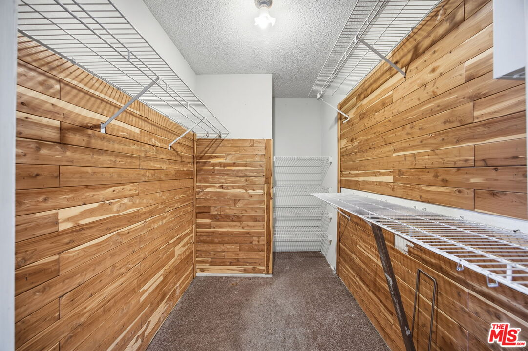 25945 Fran Lou Dr