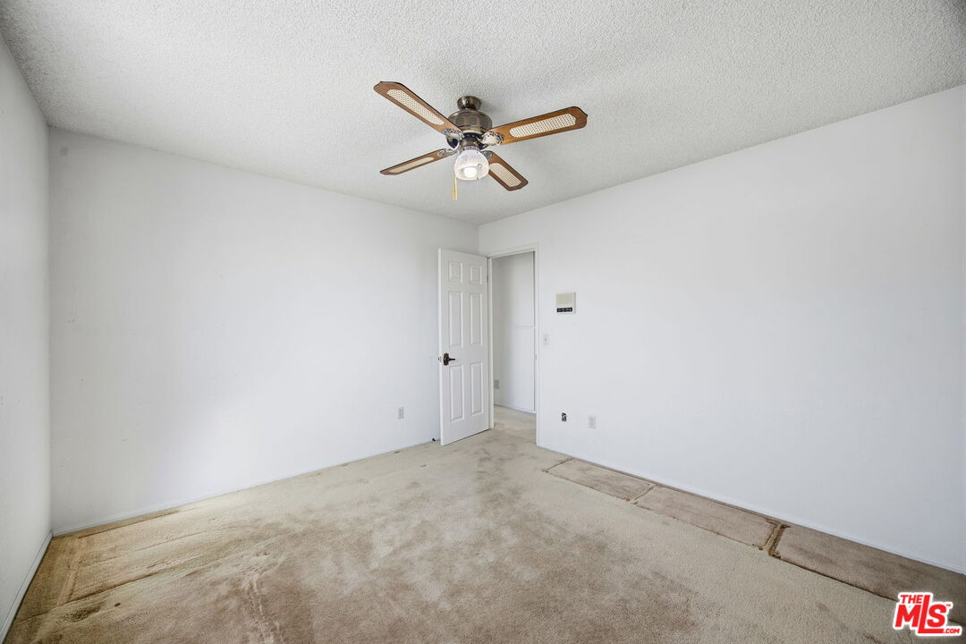 25945 Fran Lou Dr