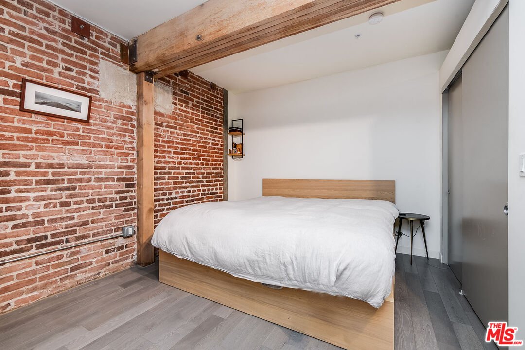 527 Molino St Unit: 206