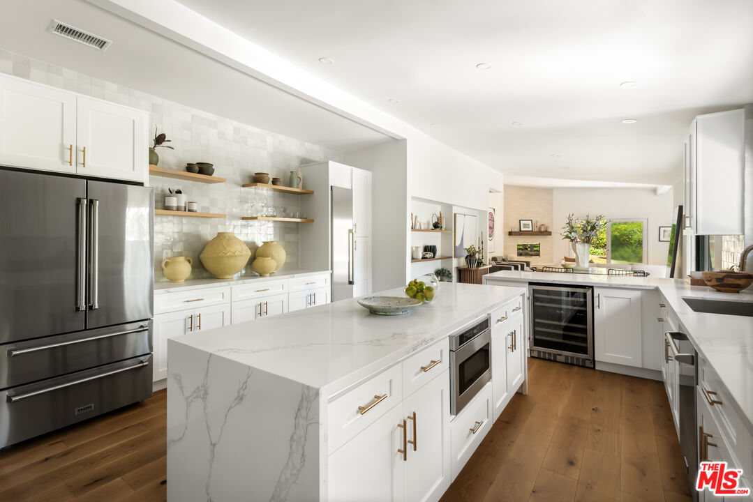 3375 Coldwater Canyon Ave