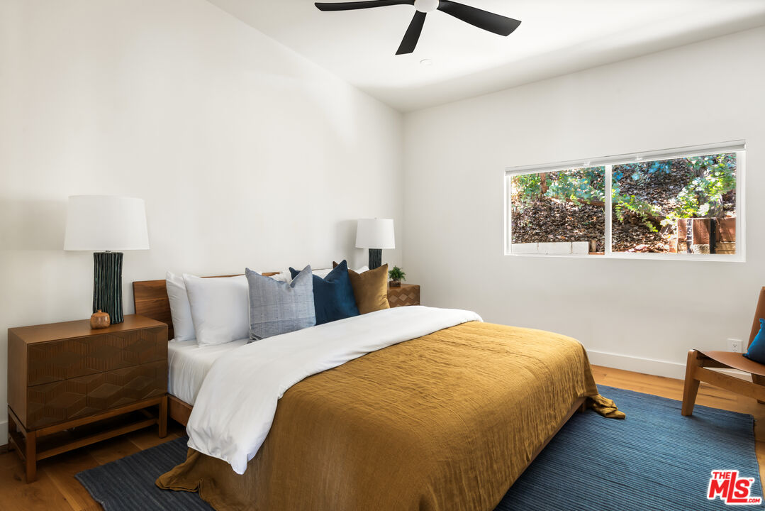 3375 Coldwater Canyon Ave