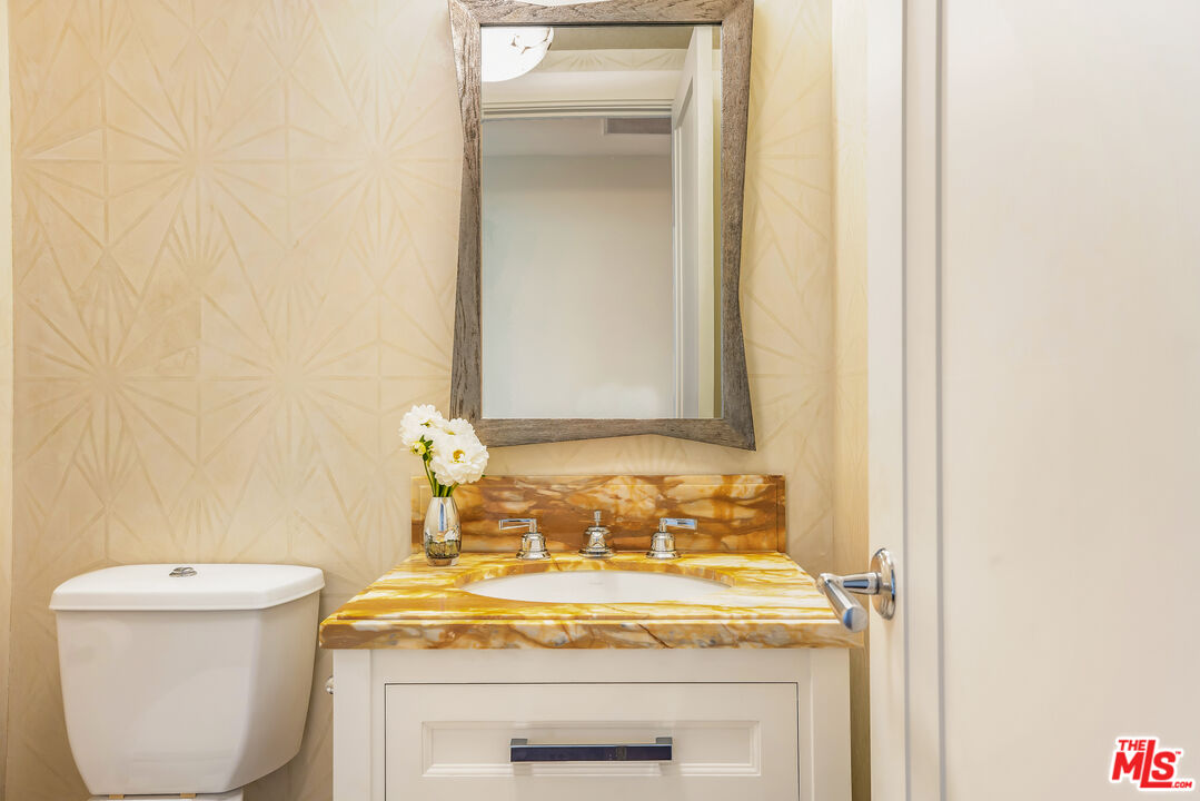 1 W Century Dr Unit: 28B