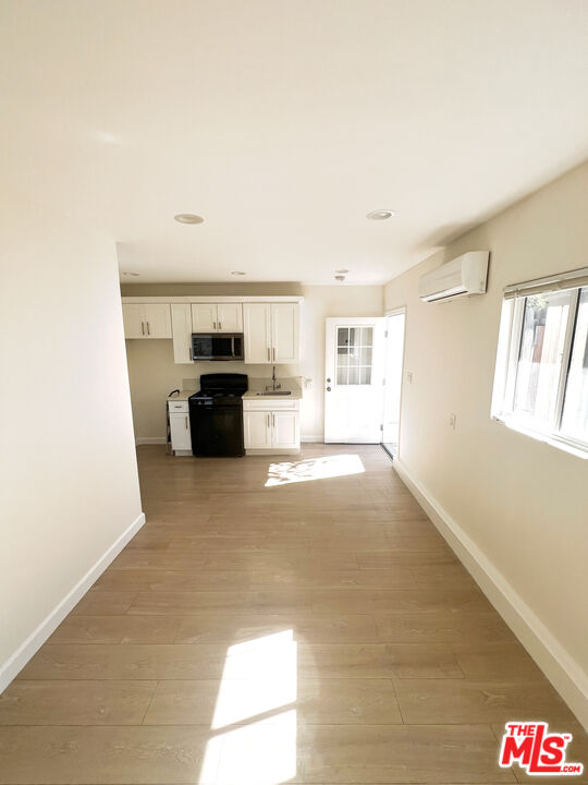 10320 Mather Ave Unit: 1/2