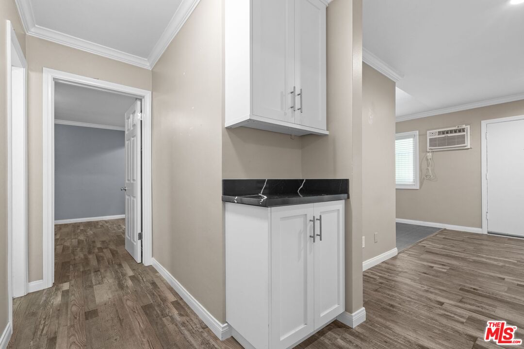 1939 Selby Ave Unit: 2