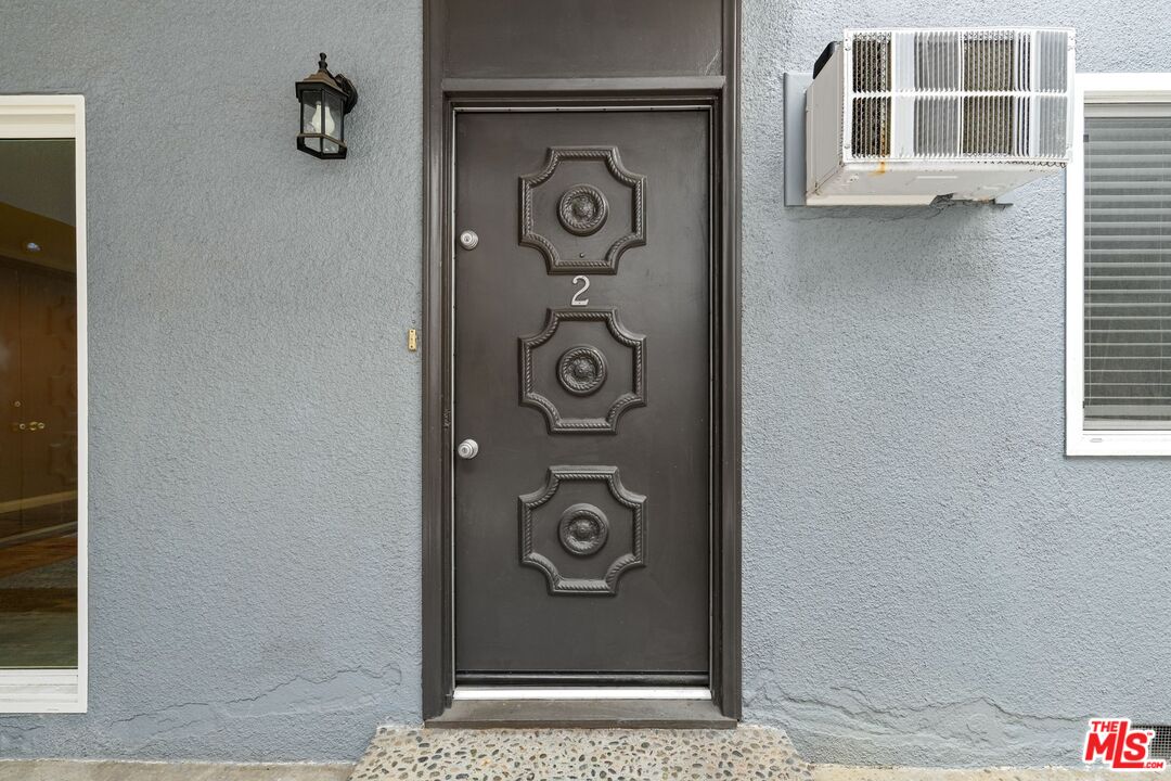 1939 Selby Ave Unit: 2