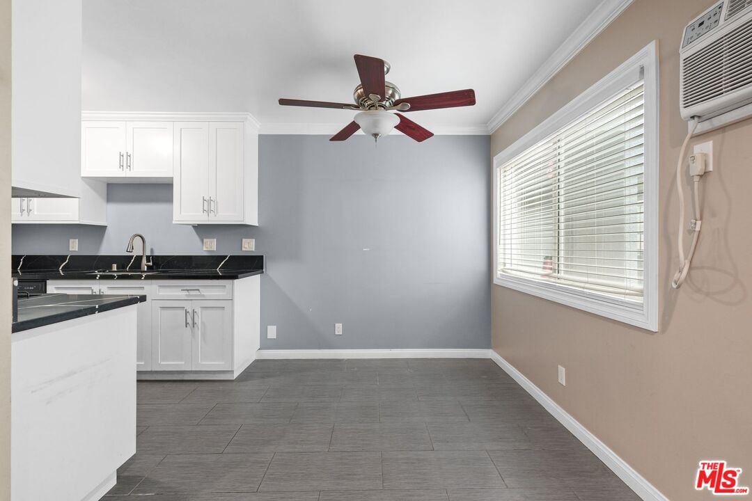 1939 Selby Ave Unit: 2