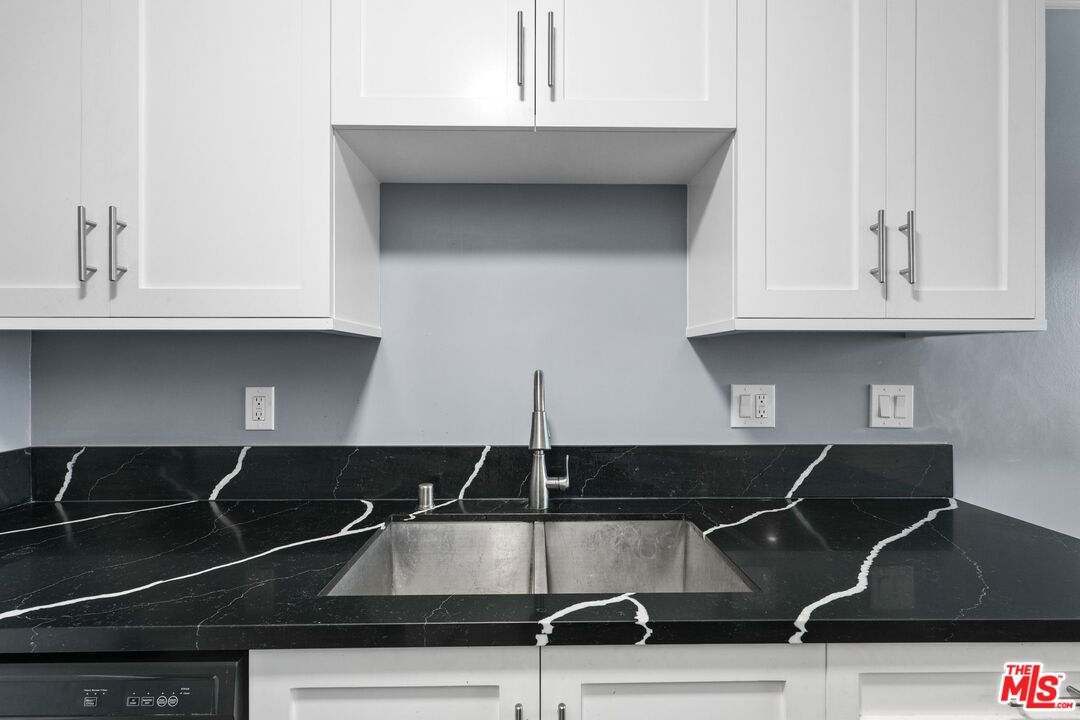 1939 Selby Ave Unit: 2