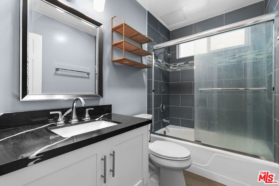 1939 Selby Ave Unit: 2