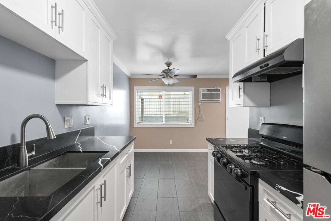 1939 Selby Ave Unit: 2