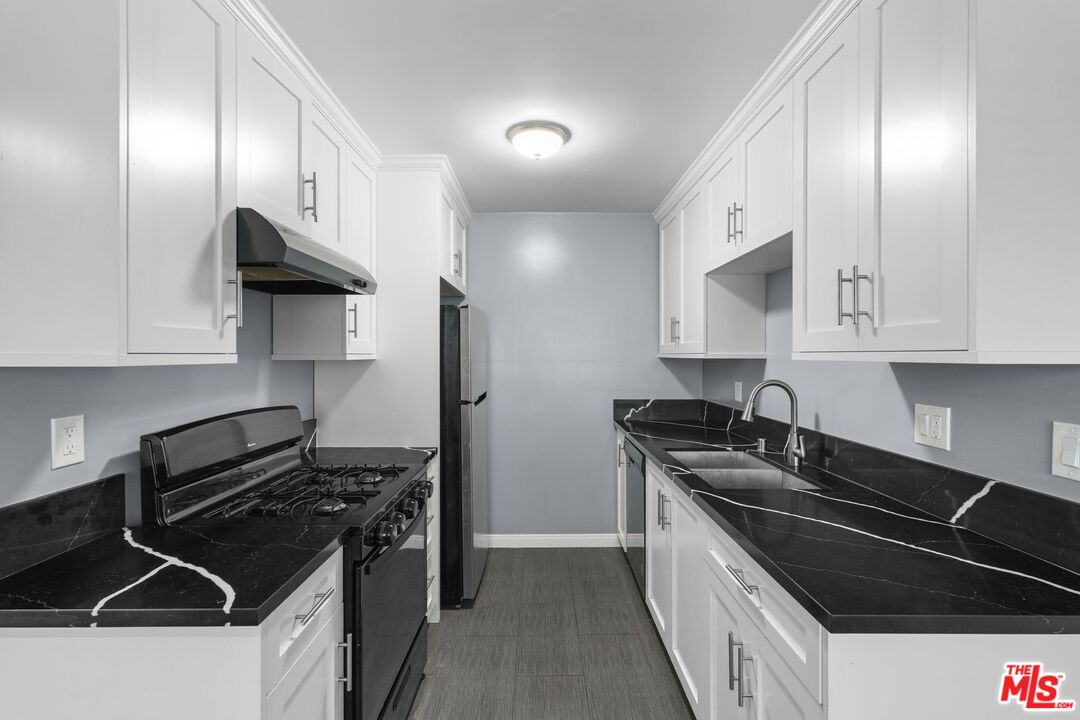 1939 Selby Ave Unit: 2