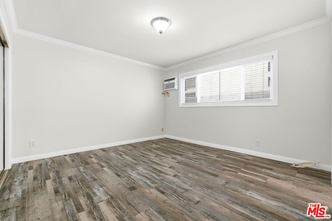 1939 Selby Ave Unit: 2