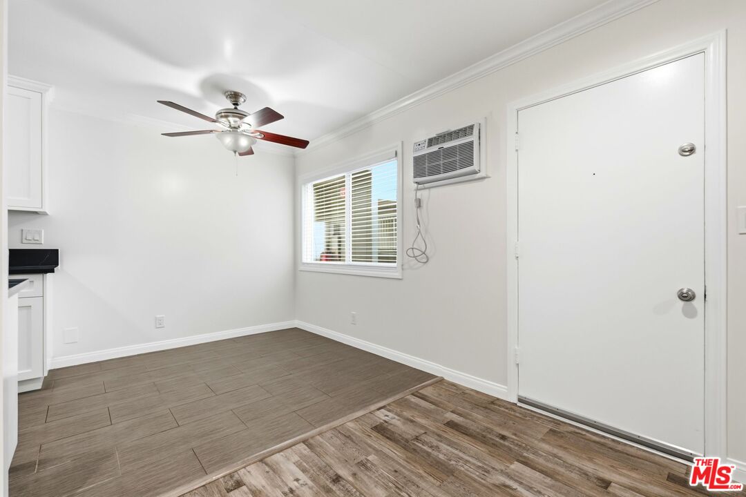 1939 Selby Ave Unit: 2