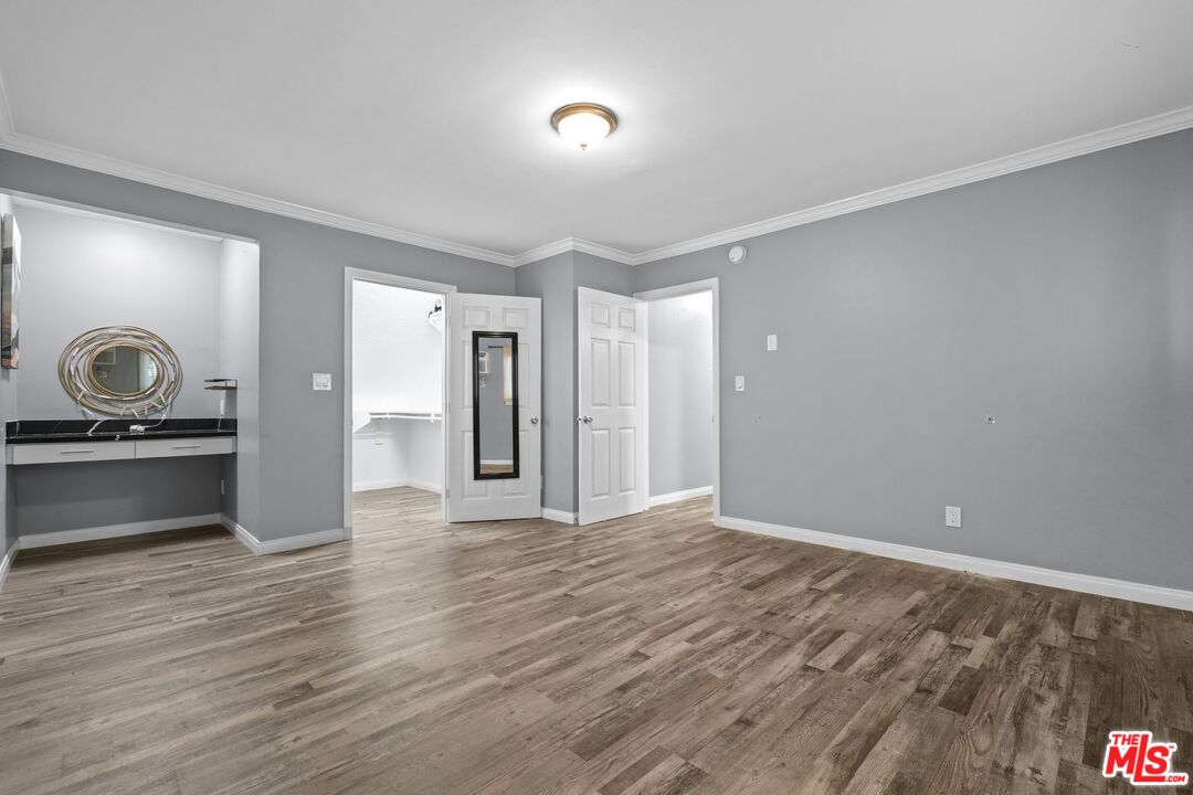 1939 Selby Ave Unit: 2