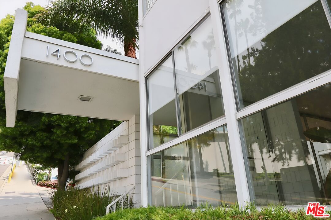 1400 N Sweetzer Ave Unit: 406