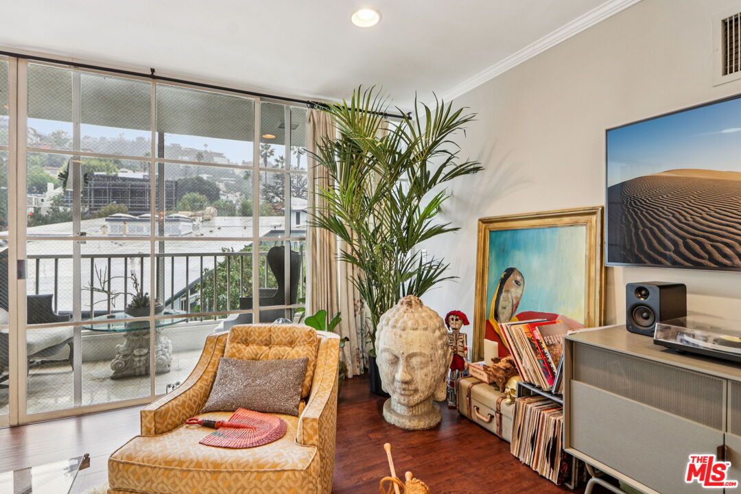 1400 N Sweetzer Ave Unit: 406