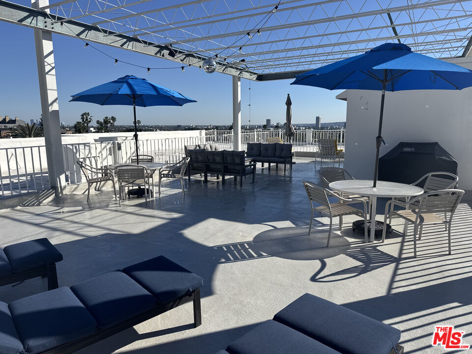 1400 N Sweetzer Ave Unit: 406