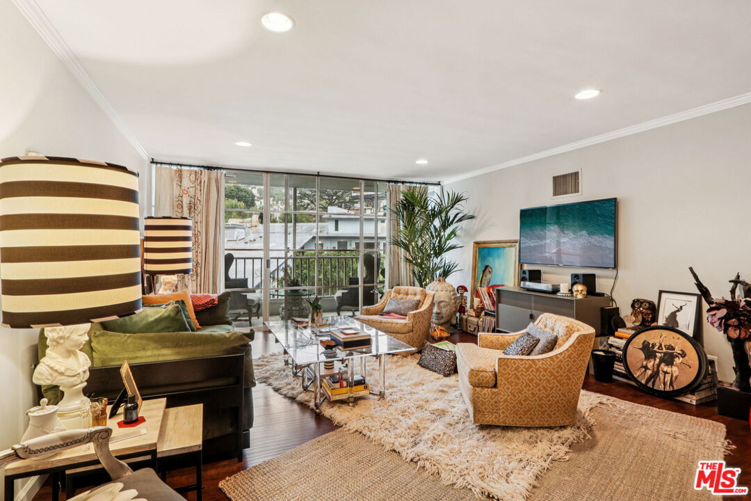 1400 N Sweetzer Ave Unit: 406