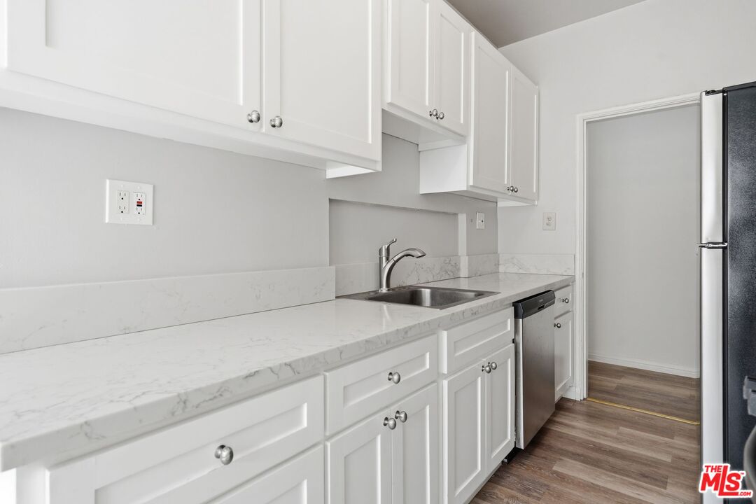 140 S Camden Dr Unit: 202