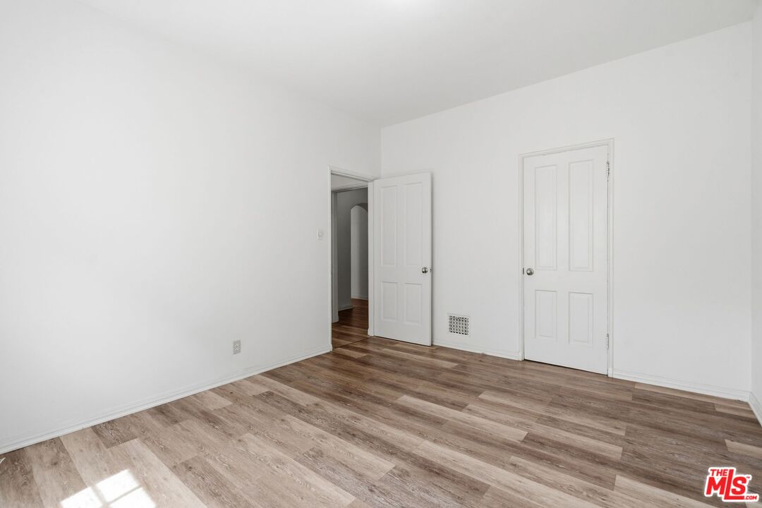 140 S Camden Dr Unit: 202