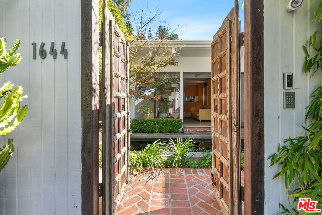 1644 Marmont Ave