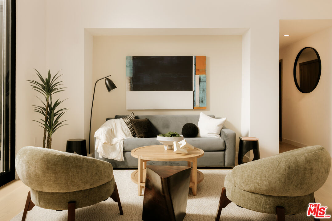 2919 Waverly Dr Unit: 103