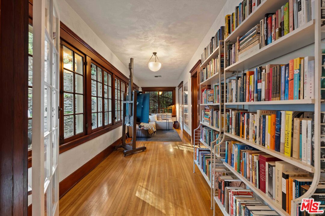 8050 Jovenita Canyon Dr