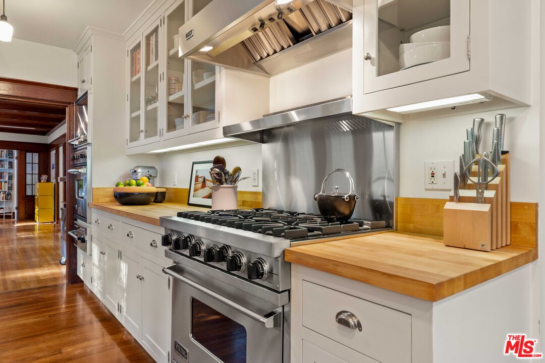 8050 Jovenita Canyon Dr