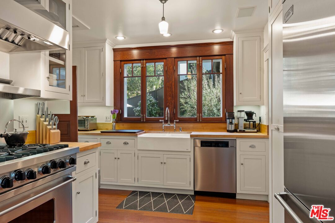 8050 Jovenita Canyon Dr