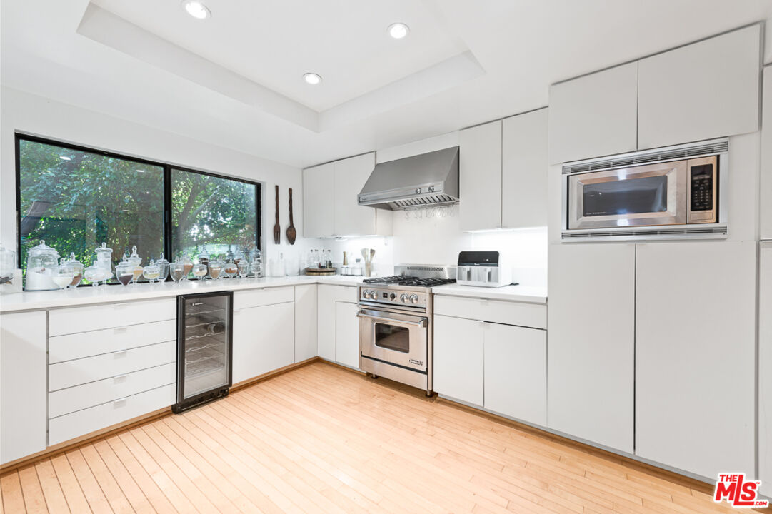 148 S Roxbury Dr Unit: B