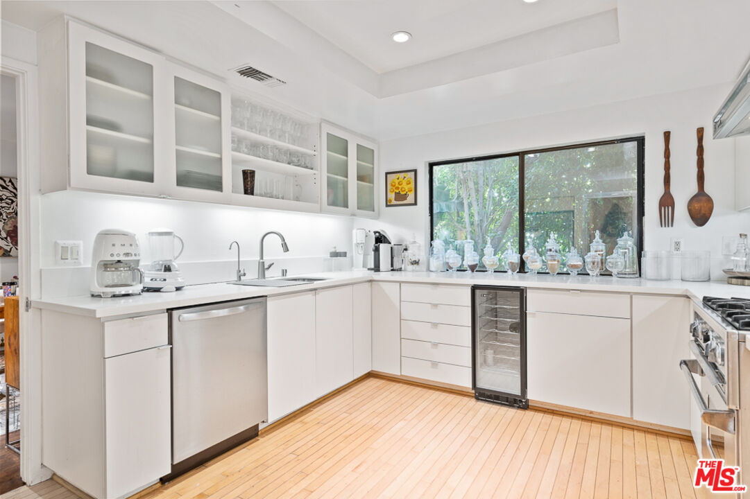 148 S Roxbury Dr Unit: B