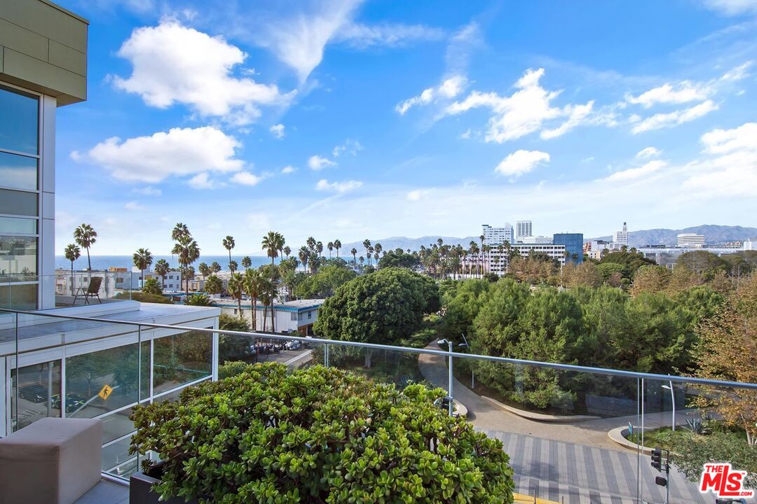 1705 Ocean Unit: 412