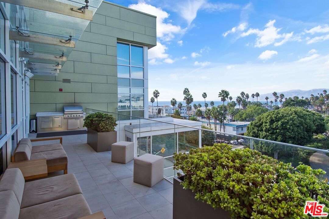 1705 Ocean Unit: 412