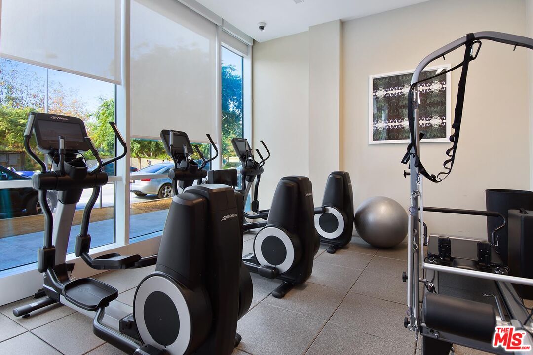 1705 Ocean Unit: 412