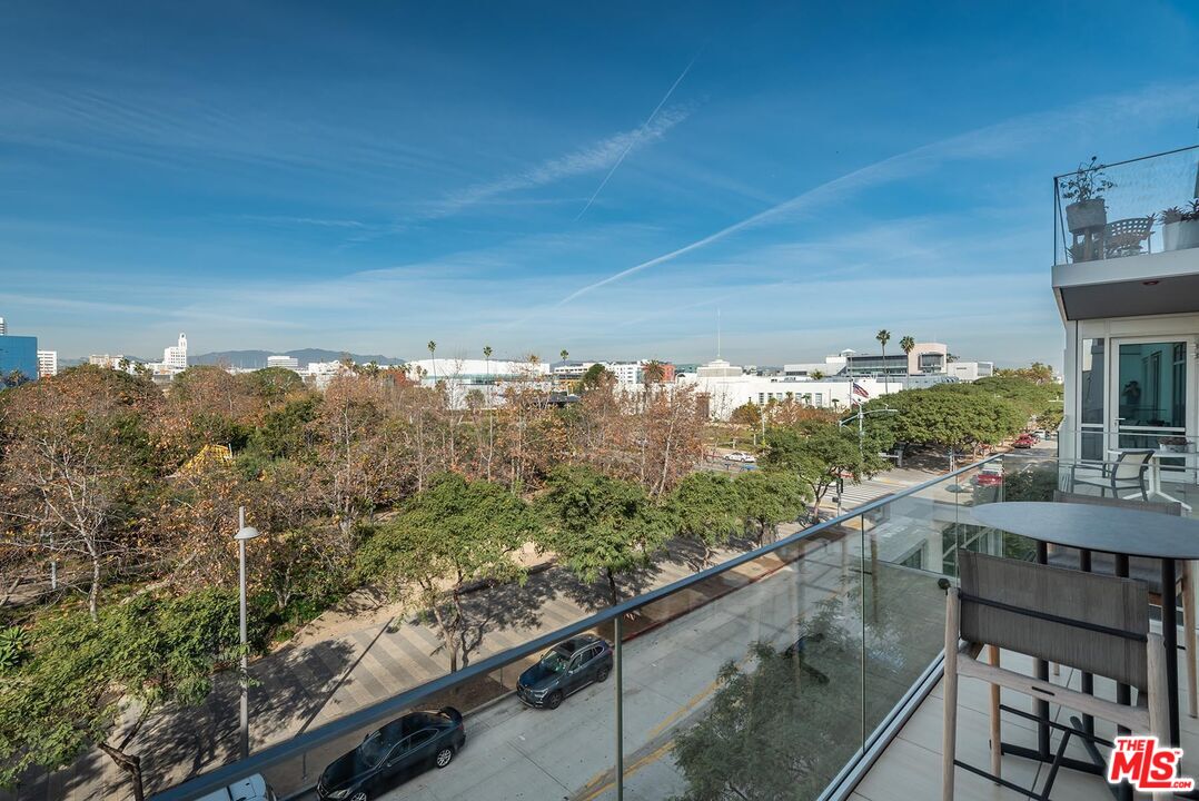 1705 Ocean Unit: 412
