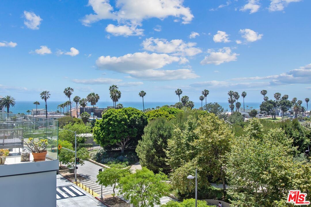 1705 Ocean Unit: 412