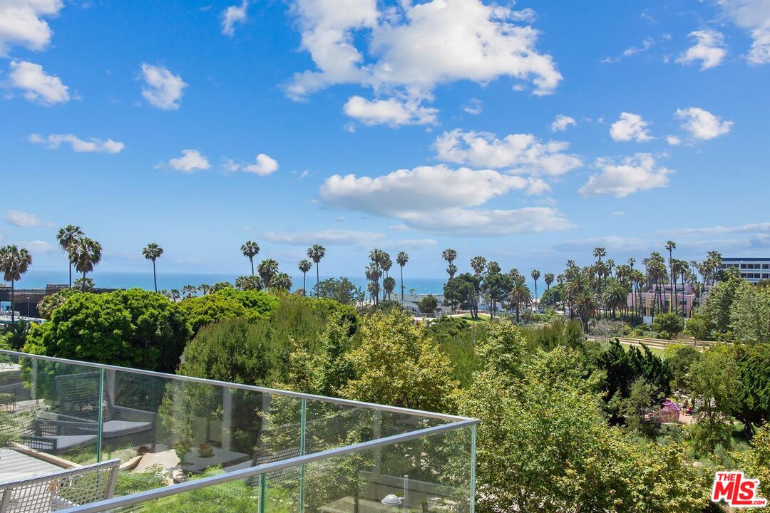 1705 Ocean Unit: 412