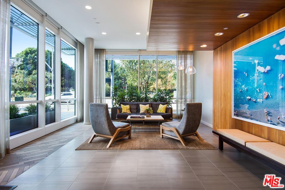 1705 Ocean Unit: 412