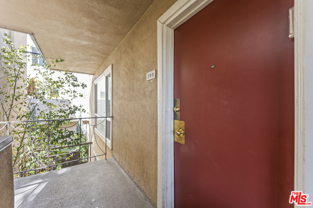 970 Palm Ave Unit: 209