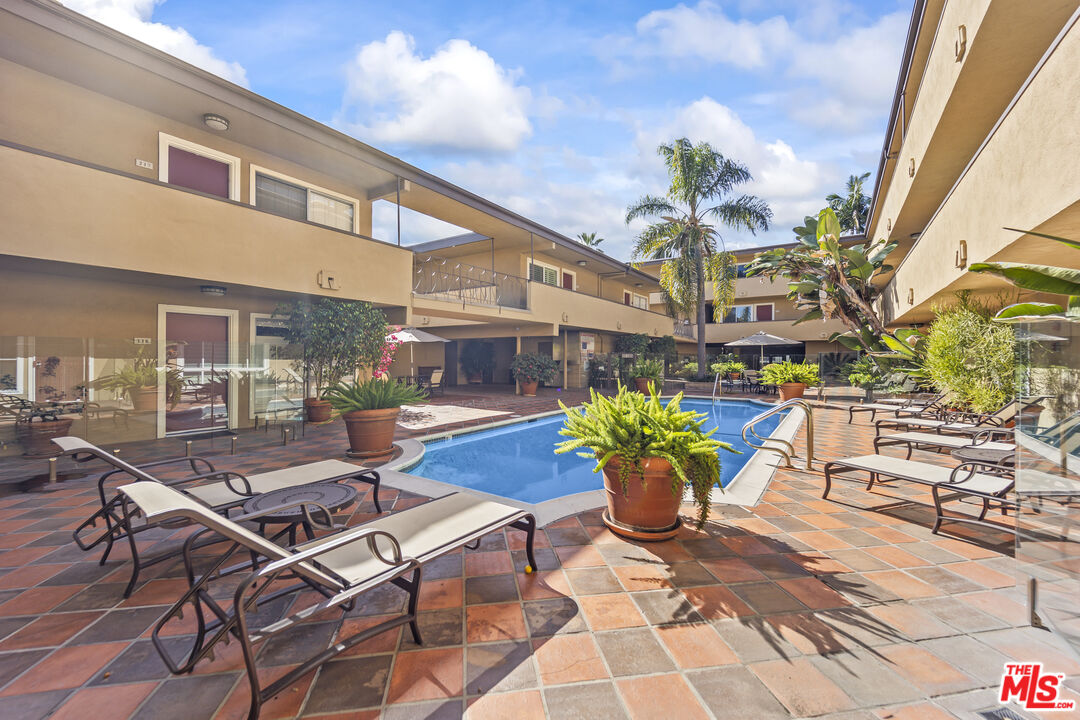 970 Palm Ave Unit: 209