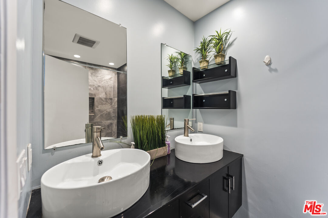 970 Palm Ave Unit: 209