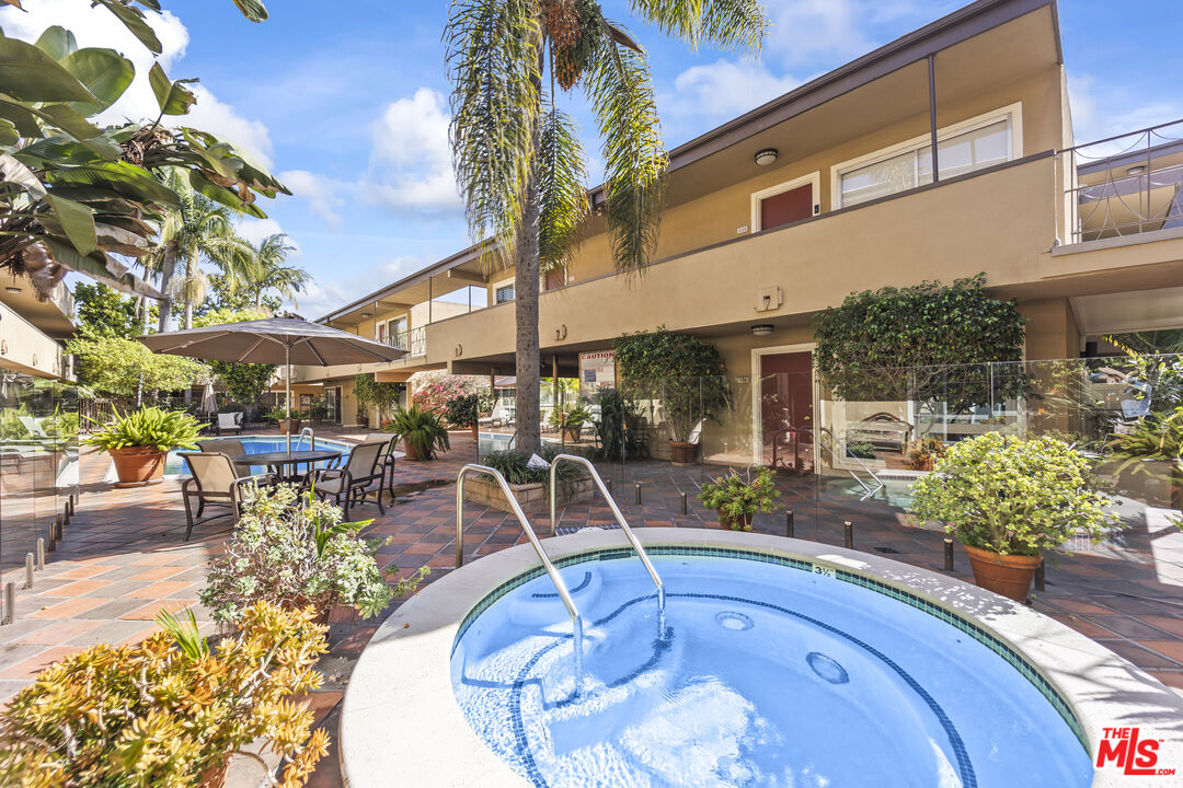 970 Palm Ave Unit: 209