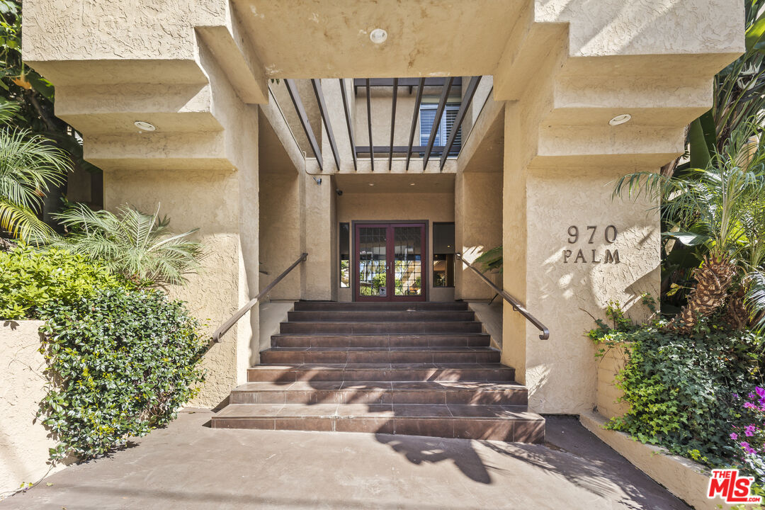 970 Palm Ave Unit: 209