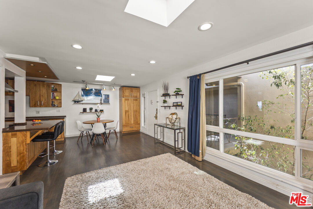 970 Palm Ave Unit: 209